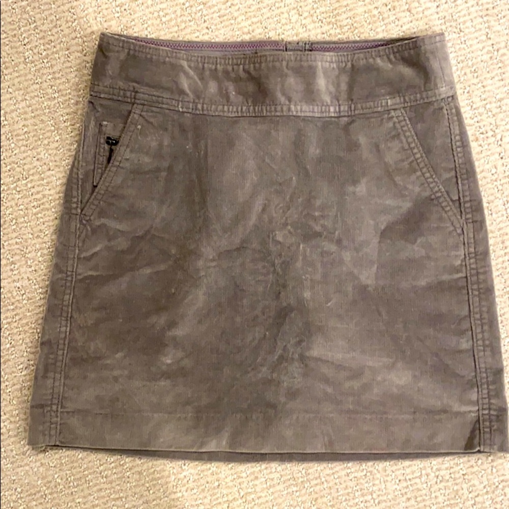 Banana Republic size 0 corduroy skirt.